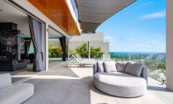 Luxury 5 Bedrooms Seaview Villa