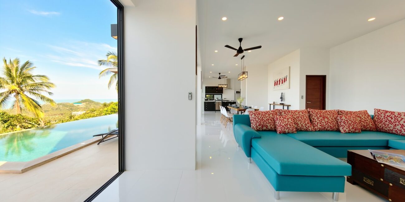 Modern 4 Br SeaView Villa in Maenam Hill