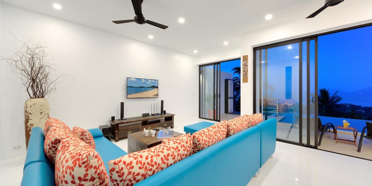 Modern 4 Br SeaView Villa in Maenam Hill