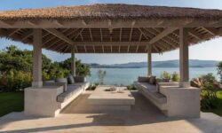 Luxury 4 Bedrooms Beachfront Villa in Plailaem