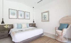 Luxury 4 Bedrooms Beachfront Villa in Plailaem