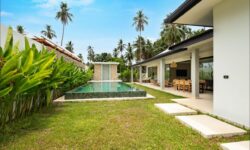 New Balinese Garden villa in Maenam