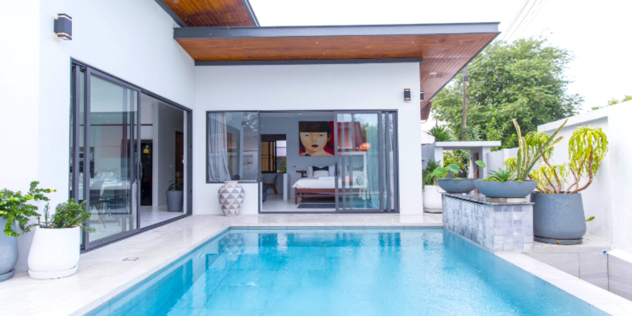 Charming 3 Br Pool Villa near Maenam Beach