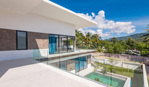 New Modern 3 Br Garden Pool Villa in Maenam