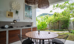 Modern balinese villa 4br in maenam