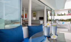 Luxurious Seaview 4.5 Br Villa In Plailaem