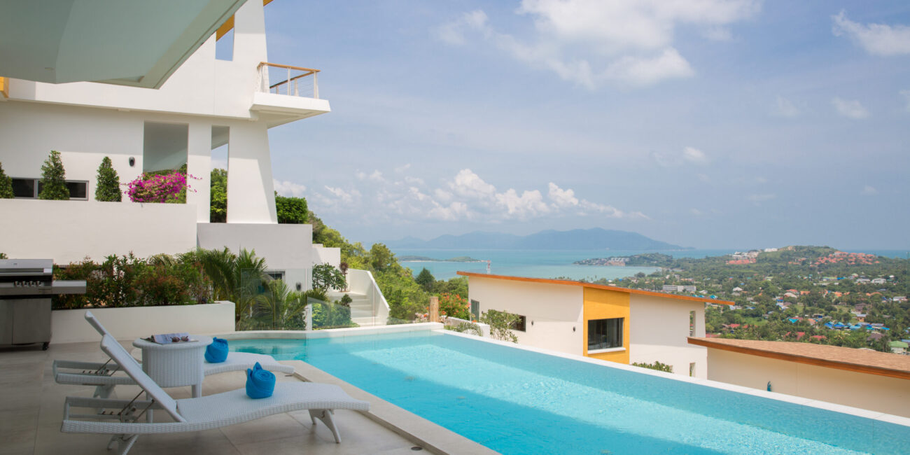 Luxurious Seaview 4.5 Br Villa In Plailaem