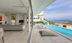 Luxurious Seaview 4.5 Br Villa In Plailaem