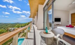 Luxurious Seaview 4.5 Br Villa In Plailaem