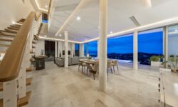 Luxurious Seaview 4.5 Br Villa In Plailaem