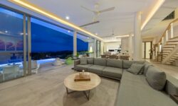 Luxurious Seaview 4.5 Br Villa In Plailaem