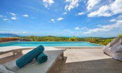 Luxurious Seaview 4.5 Br Villa In Plailaem