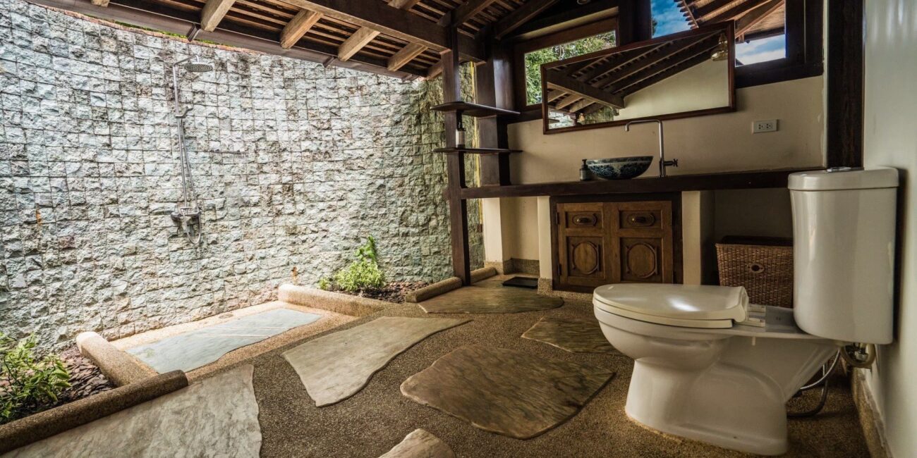 Indonesian Wood Mixed Sukhothai Art Villa with Panoramic Ocean Views