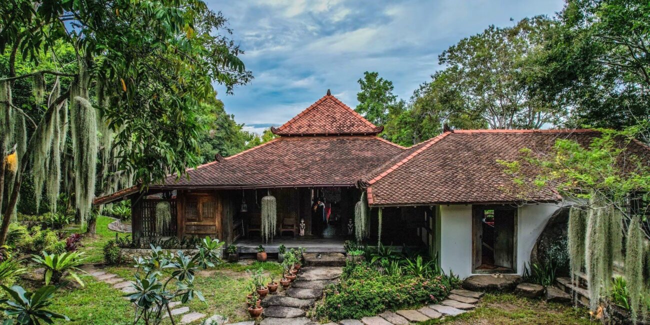 Indonesian Wood Mixed Sukhothai Art Villa with Panoramic Ocean Views