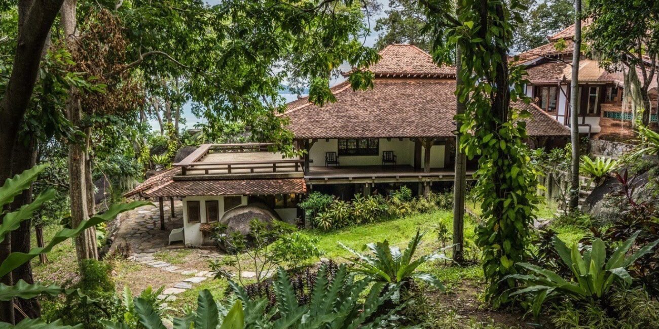 Indonesian Wood Mixed Sukhothai Art Villa with Panoramic Ocean Views