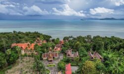 Indonesian Wood Mixed Sukhothai Art Villa with Panoramic Ocean Views