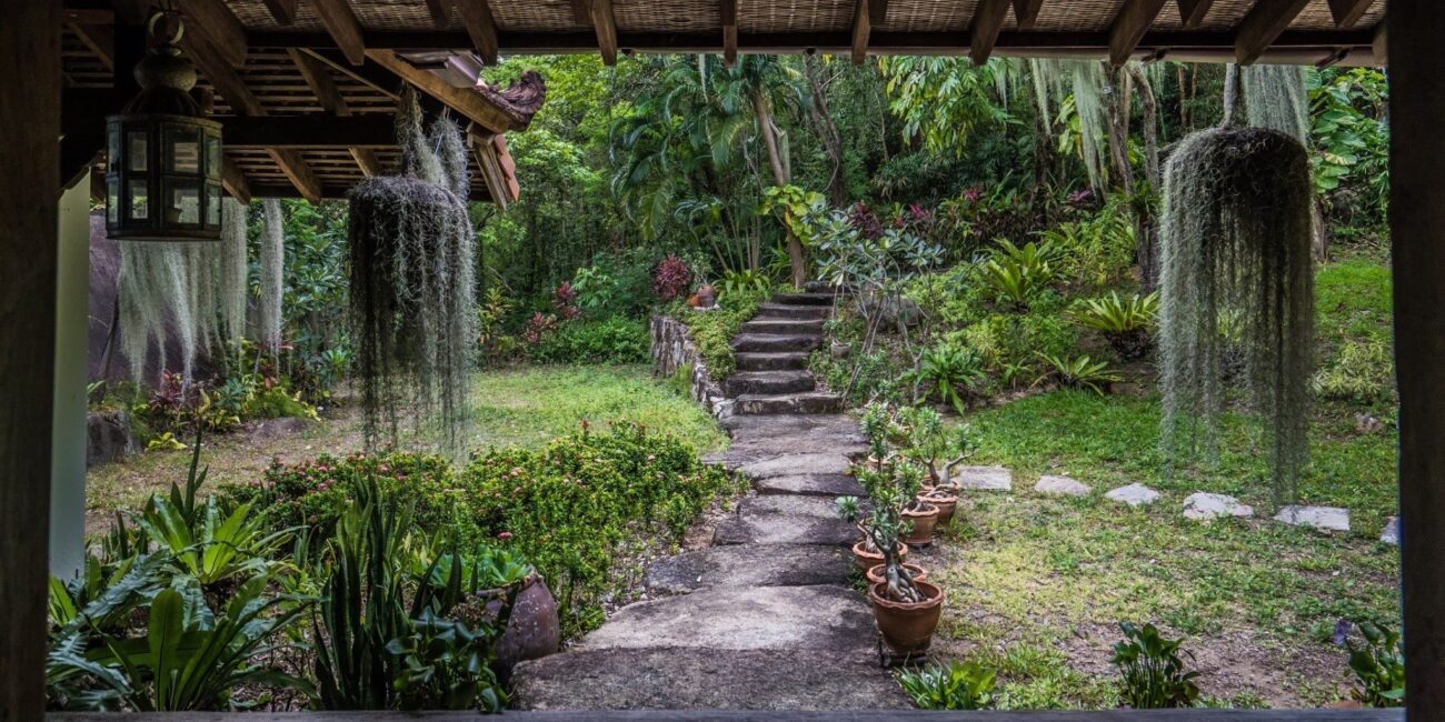 Indonesian Wood Mixed Sukhothai Art Villa with Panoramic Ocean Views