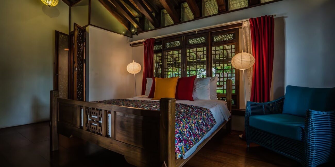 Indonesian Wood Mixed Sukhothai Art Villa with Panoramic Ocean Views