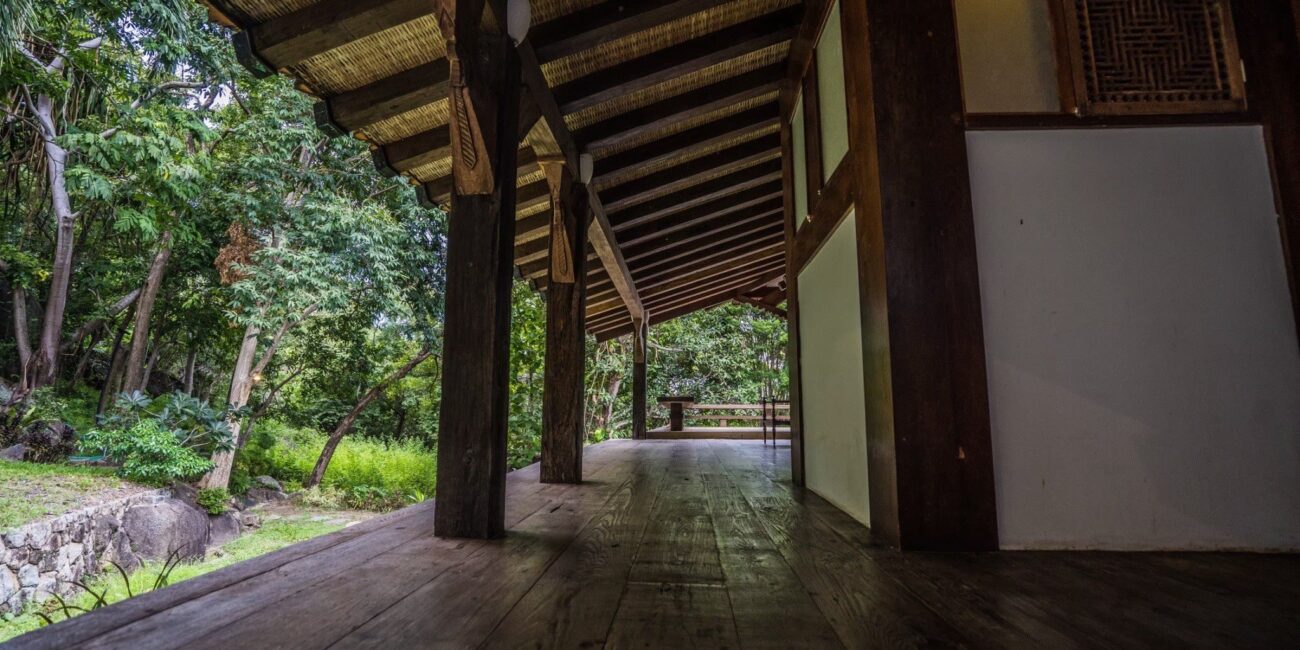 Indonesian Wood Mixed Sukhothai Art Villa with Panoramic Ocean Views