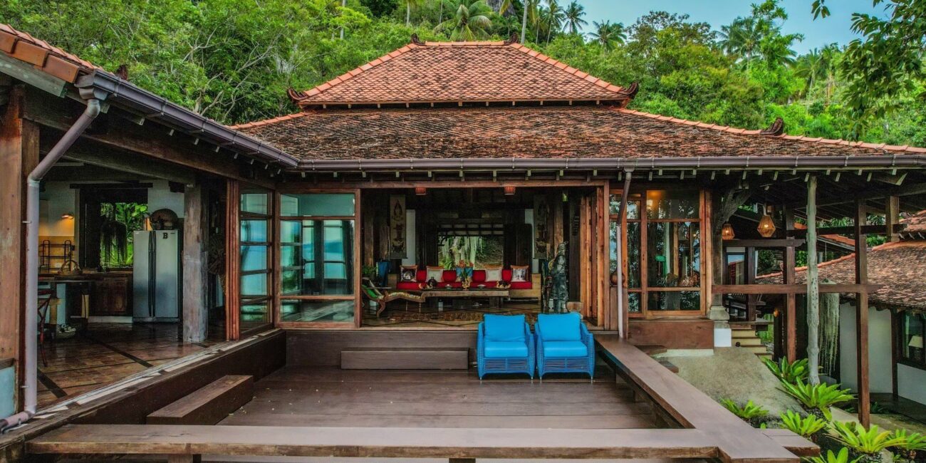 Indonesian Wood Mixed Sukhothai Art Villa with Panoramic Ocean Views