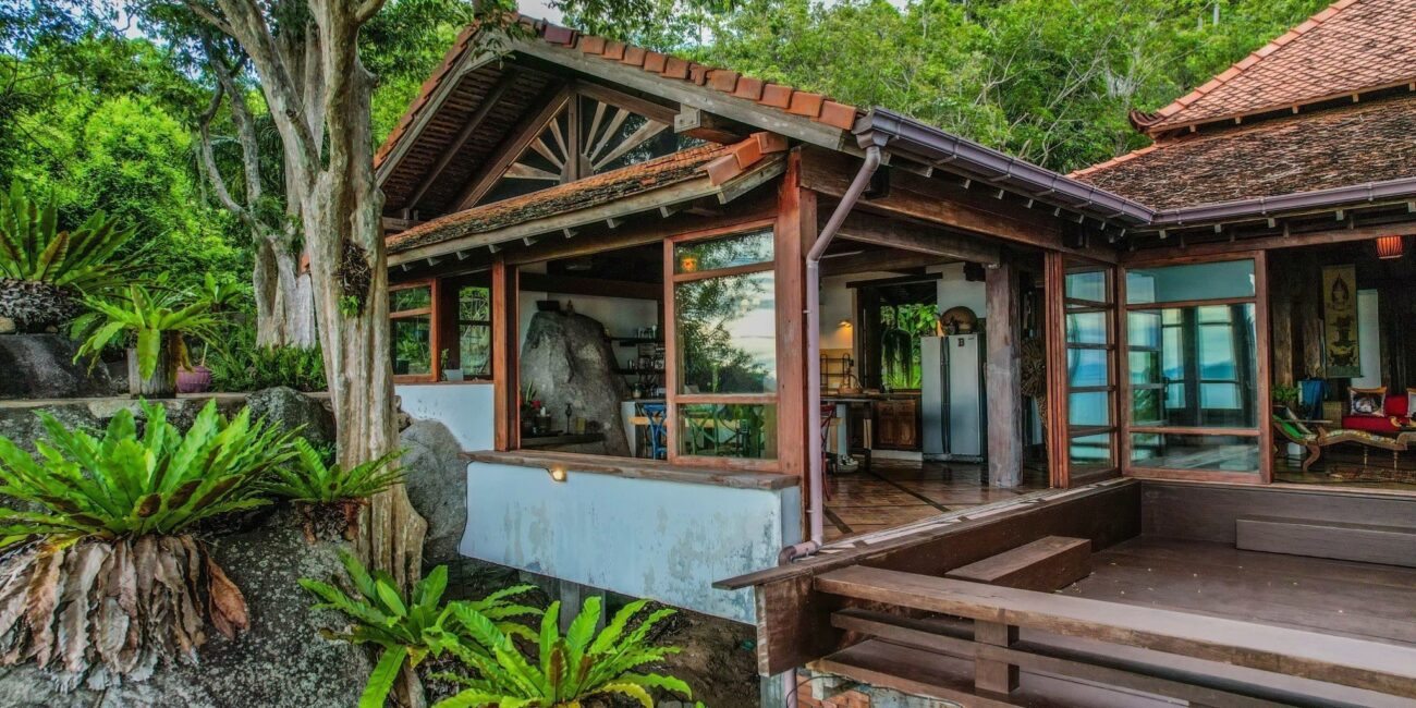 Indonesian Wood Mixed Sukhothai Art Villa with Panoramic Ocean Views