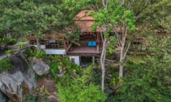 Indonesian Wood Mixed Sukhothai Art Villa with Panoramic Ocean Views