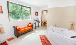 Contemporary jungle villa 3br in taling ngam