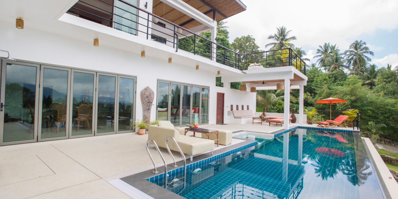 Contemporary jungle villa 3br in taling ngam