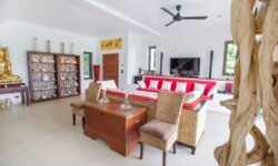 Contemporary jungle villa 3br in taling ngam